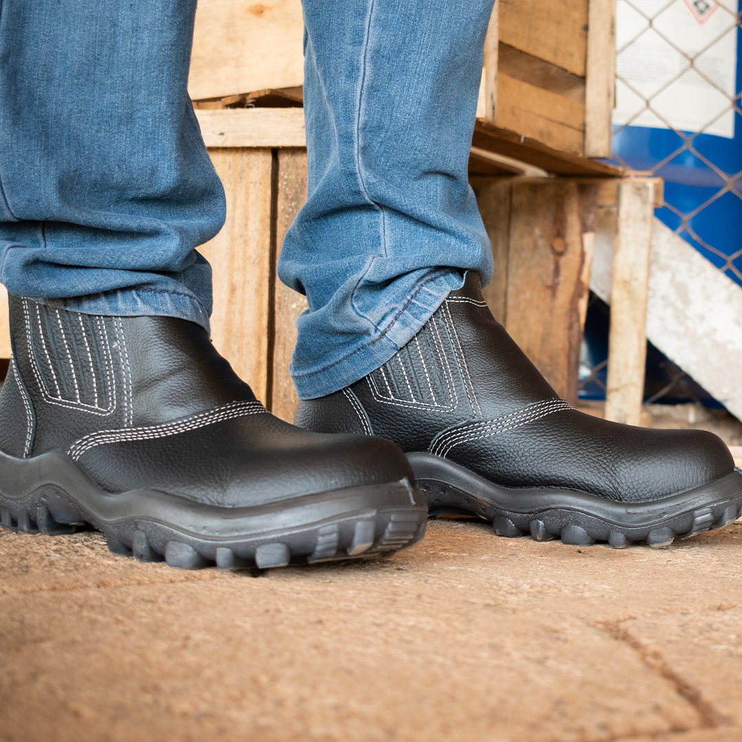 Diferencia el calzado de trabajo y seguridad - Blog de protección laboral